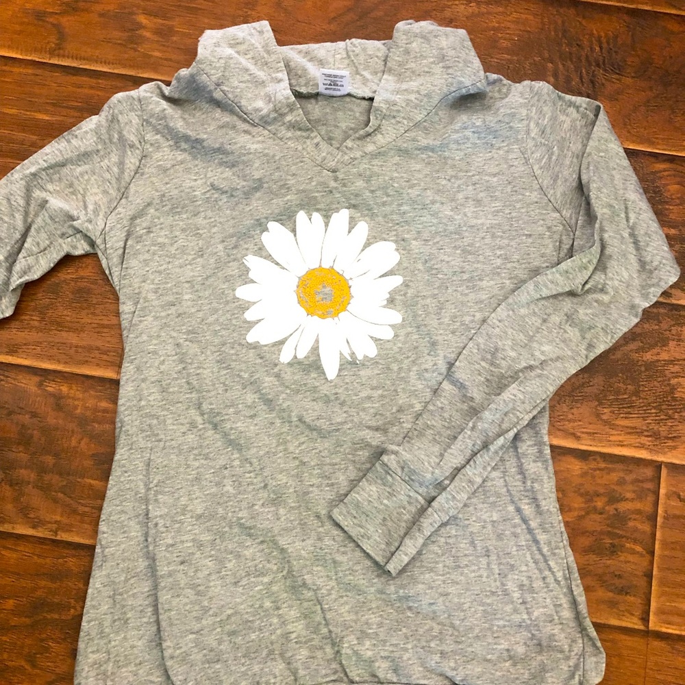 Hooded long sleeve t-shirt